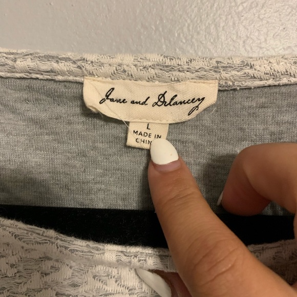 short sleeve blouse - Picture 4 of 4